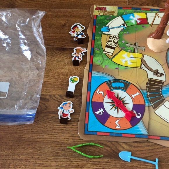 Disney Jake the Pirate Don’t wake Captain Hook board game - Picture 3 of 5